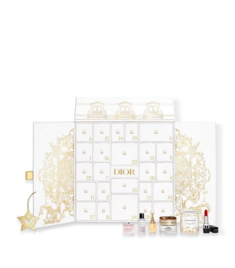 Open the Dior Advent Calendar: Le 30 Montaigne .